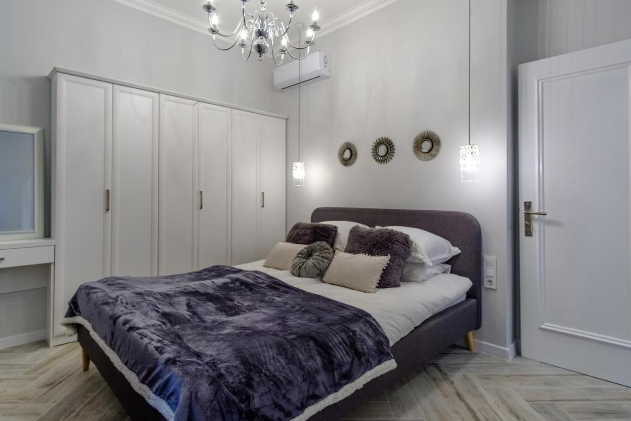 The Olive Green House Burgas Bagian luar foto