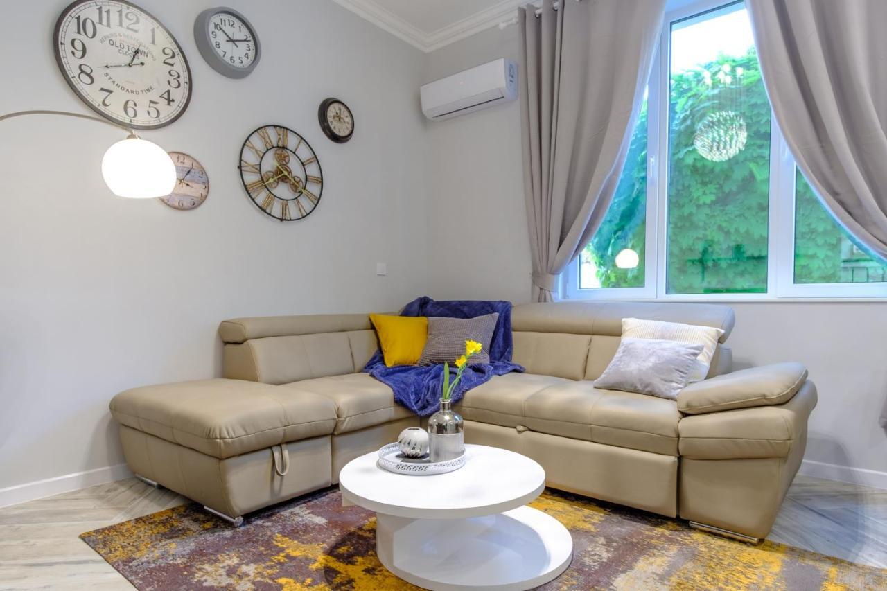 The Olive Green House Burgas Bagian luar foto