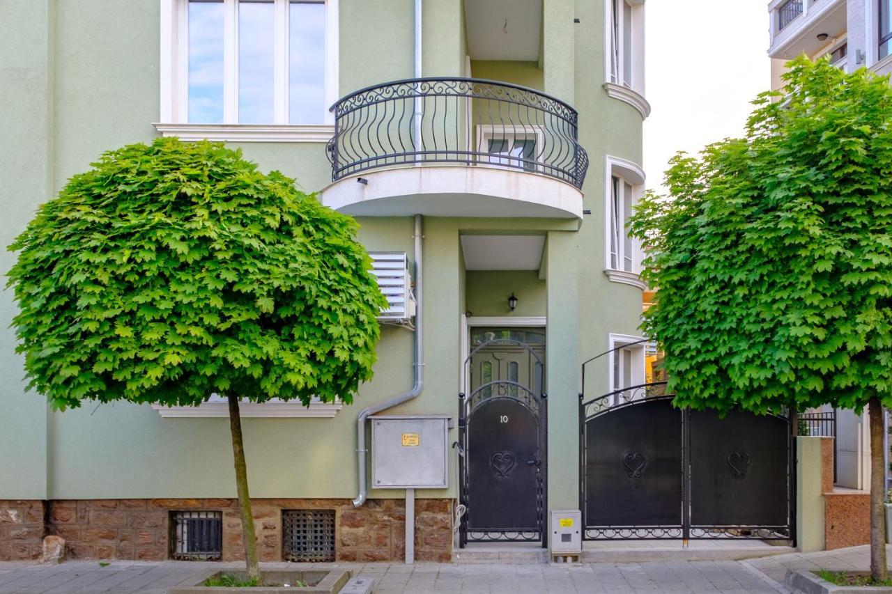 The Olive Green House Burgas Bagian luar foto